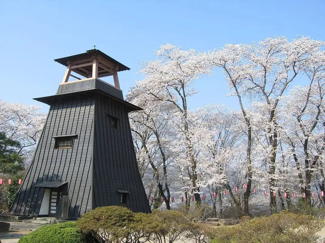 Numata Park (Numata Castle Ruins)