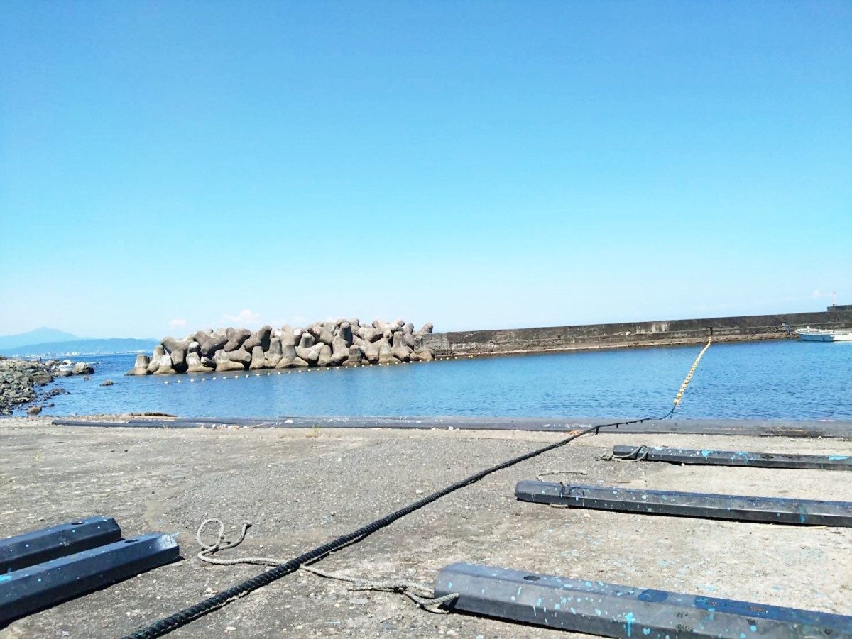 Enoura Beach