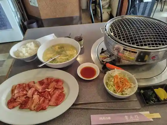 登正門