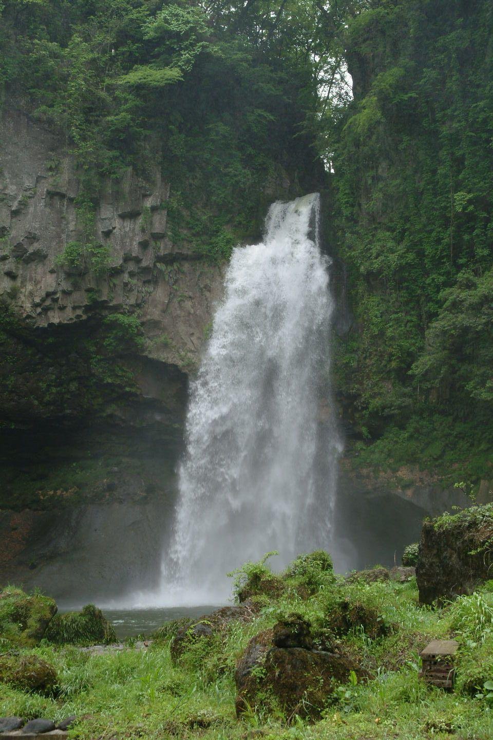 Shimojo Falls
