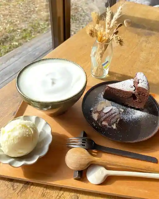 Zakka To Oyatsu Bowa