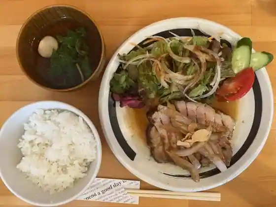 晴レばれ。