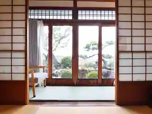 Tora Tokoro lit