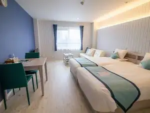 Pine Hills Hotel