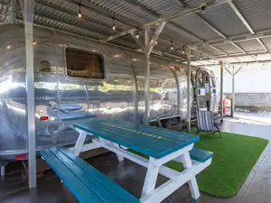 AIR STREAM HOUSE