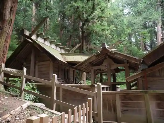 Nishina Shinmeigu Shrine Buildings
