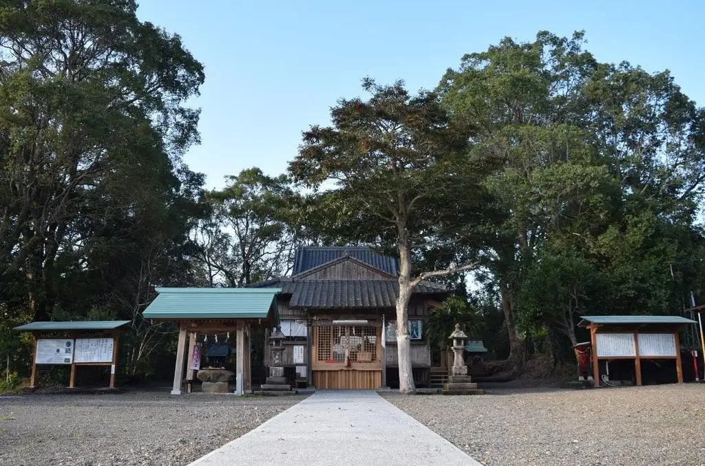 Tsuma (Tsuma Man) Shrine (Osaki Kazuyuki Miya)