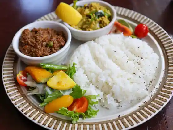 キーマカレーとチャイ なるせ堂