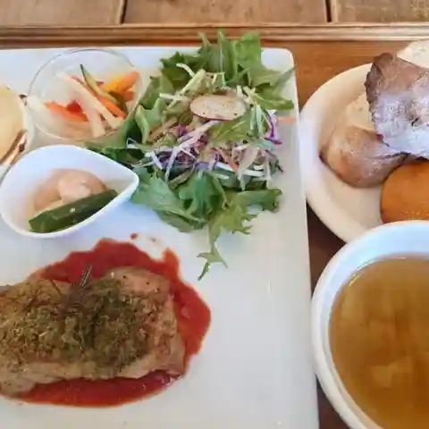 Cafe MaHaNa