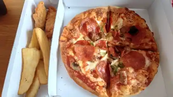 Domino's Pizza Rifu Pair Garden Branch