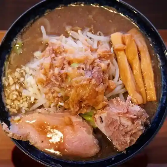 煮干しらぁめん はしごだか