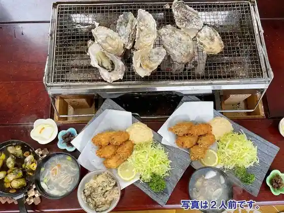 Ryotsu Minato Kara Toho Kennai ! Purippuri no Kamo Mizumi no Kaki Wo Sumibi Yaki De Zombun Ni Ajiwa U Kaki Ie Miurasan no Kaki Ryori Puran
