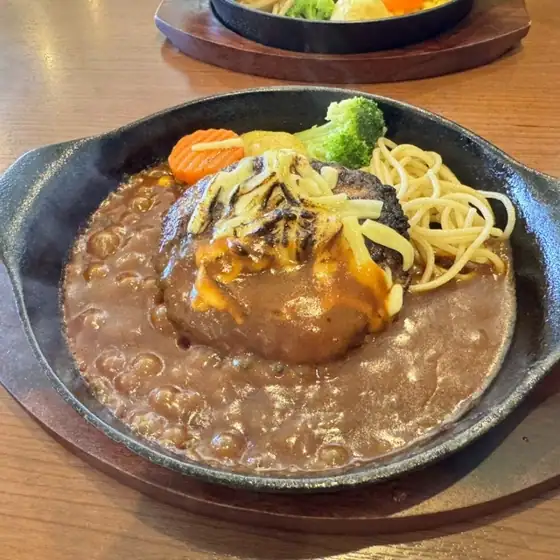 手作りハンバーグ くれよん 北方店