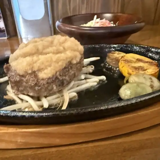 ハンバーグのヒルデン