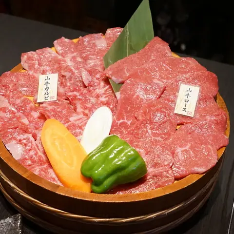 焼肉名匠 山牛
