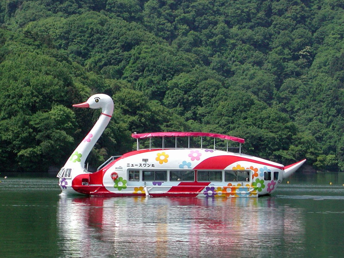 Swan-shaped Sightseeing Boat Swan Maru