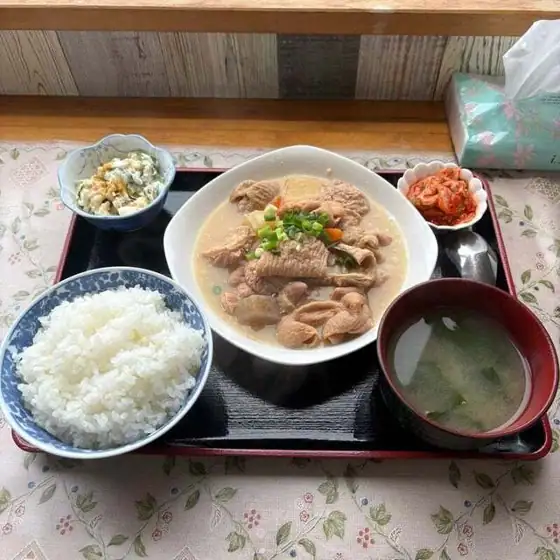 Motsuni Lunch Shop Uchi no Okaasan