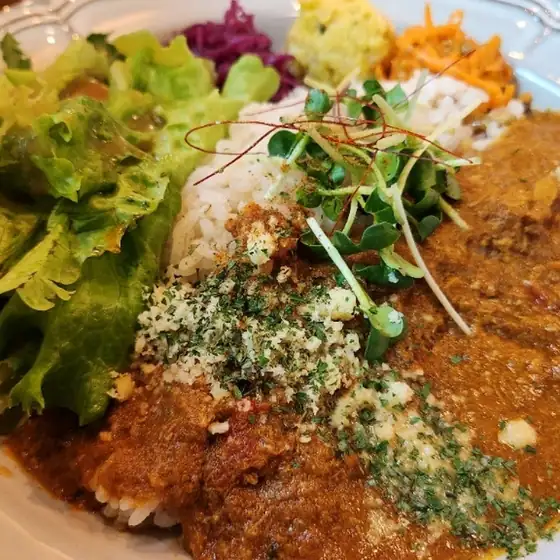 カレーと甘味 ここか