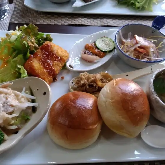 Natural Lunch Room