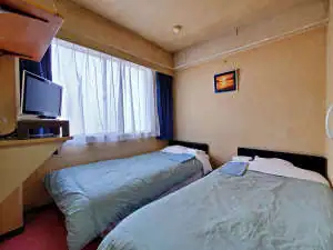 Tsurugashima Business Hotel