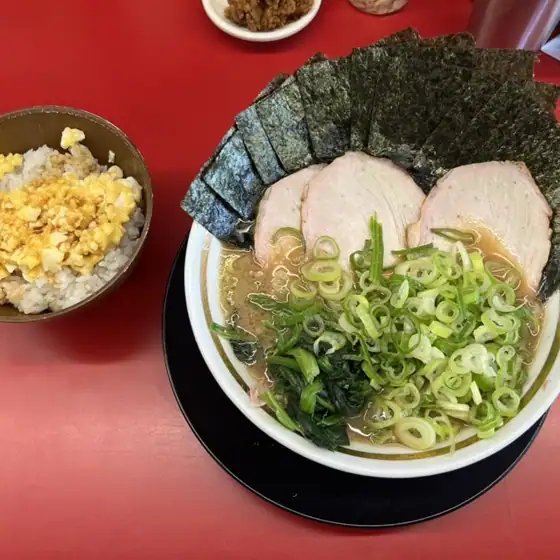 家系ラーメン 王道家直伝 との丸家  八潮店