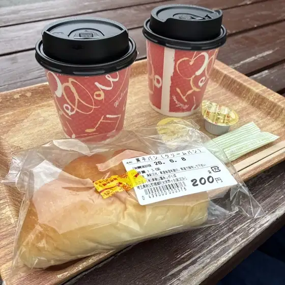 水辺のカフェ
