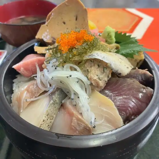 海鮮丼専門店 たろうまる