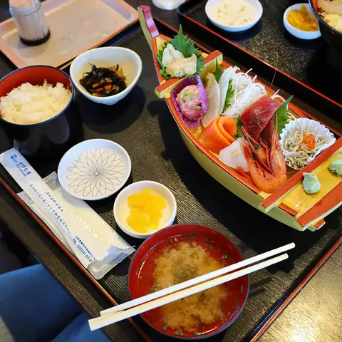 Tobishima