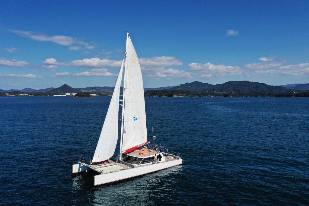 99TRITON Catamaran Yacht