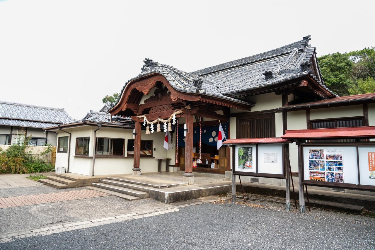Shiradake Shrine