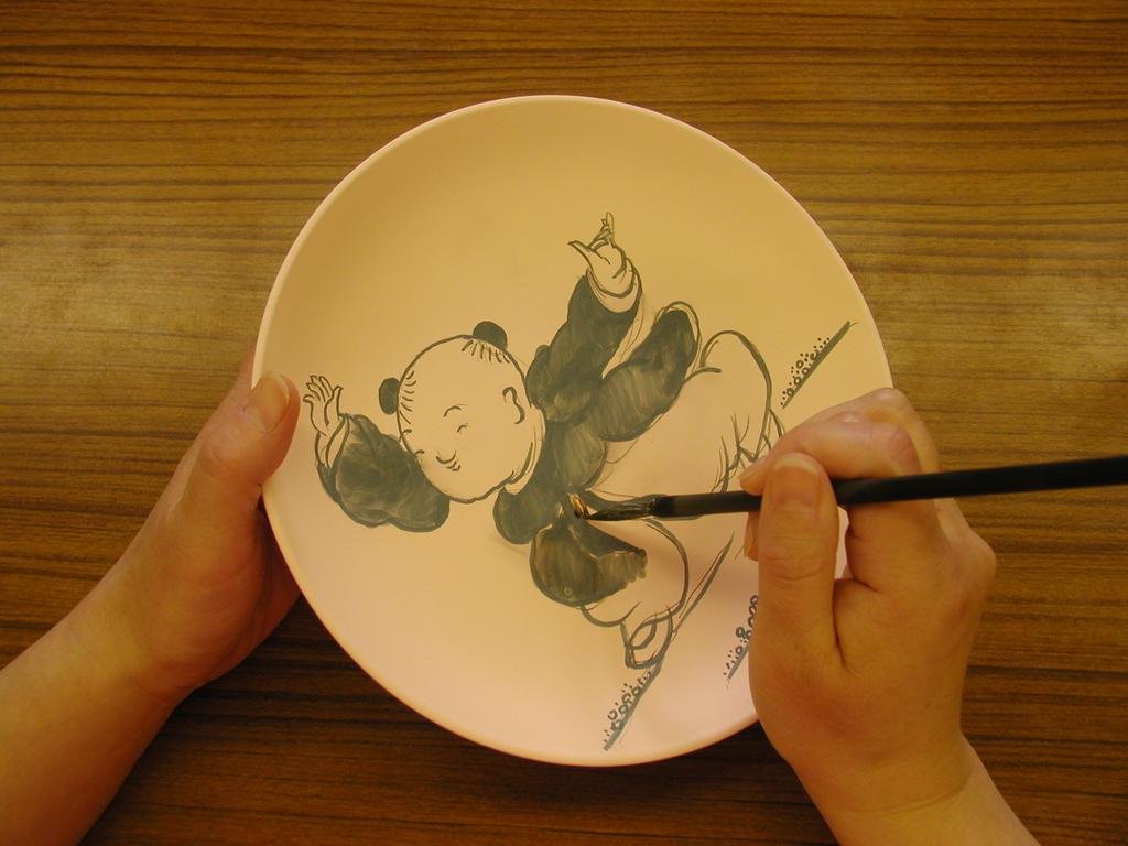 Mikawachi Ware Painting Experience