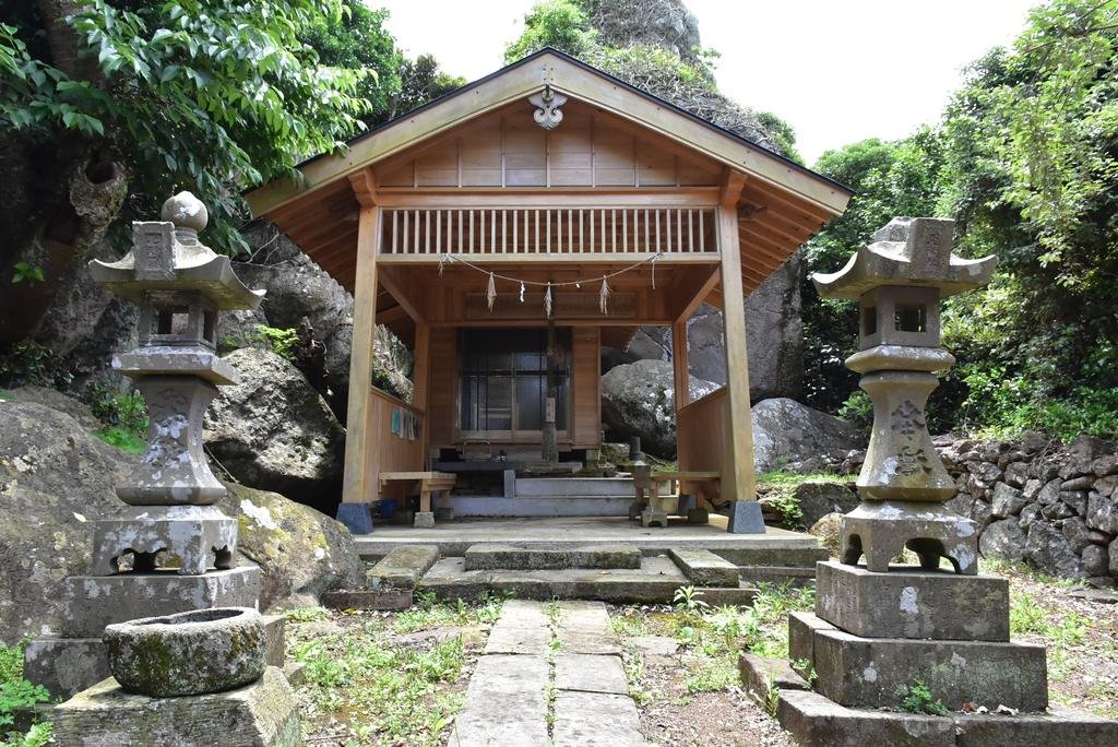 Uku Island Yaku Shrine
