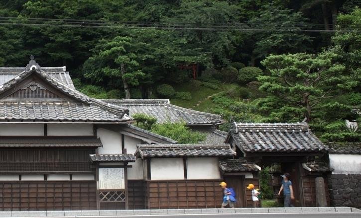 Emukae Honjin and Yamashita Family Motogura