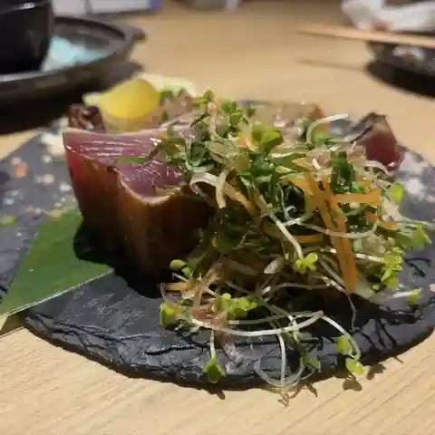 にこらす