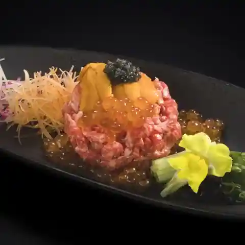 牛刺しと焼肉 仔虎 クリスロード店 （コトラ）