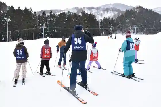 Dai 1 Kai 2024 Sukii Tour Ressun Tsuki Chiimu Kaetsu in Ni no Kkusu (Higaeri)