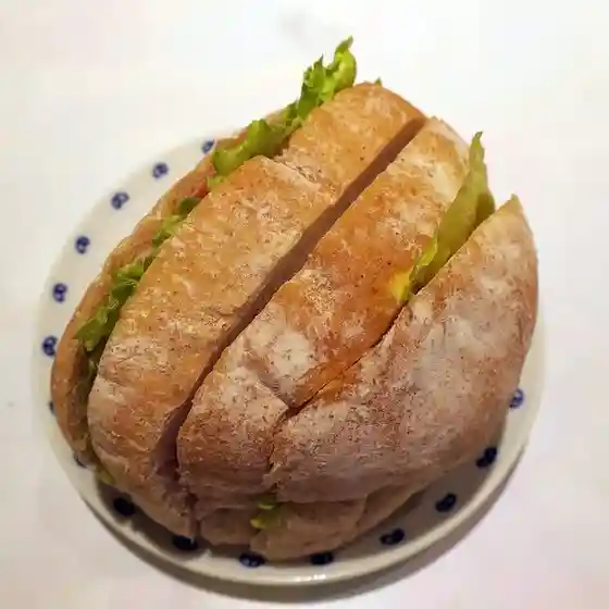 パン工場 七戸十和田駅前店