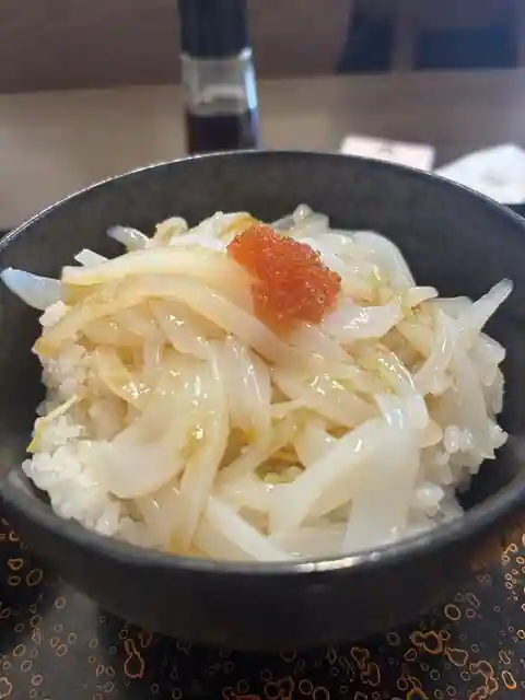 水口寿志亭 市場の食堂