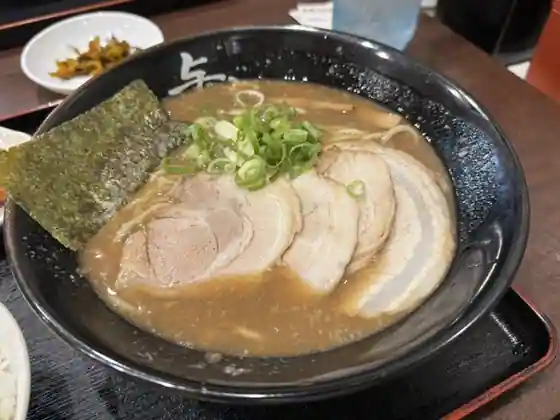 らーめん 与七 堅田店