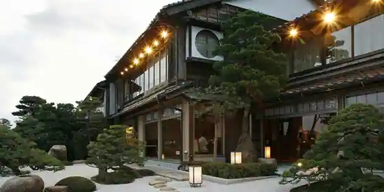 Tomomi Kan