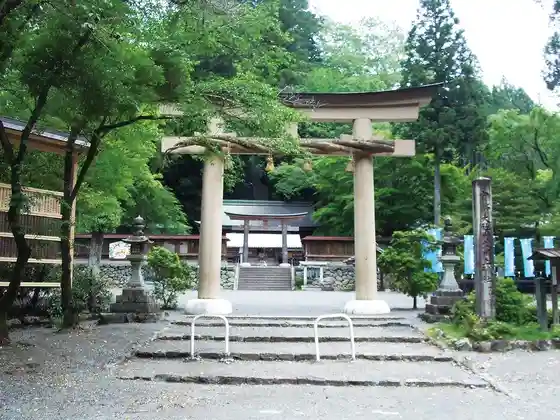 Nyukawa Ue Jinja Shimosha