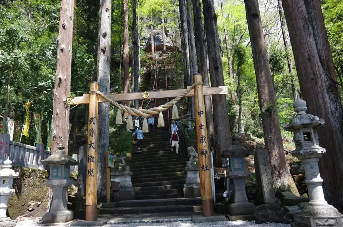 Nakanotake Shrine