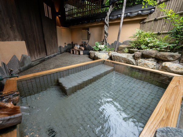 下関で一年中新鮮なふぐ料理を堪能できる旅館　みもすそ川別館