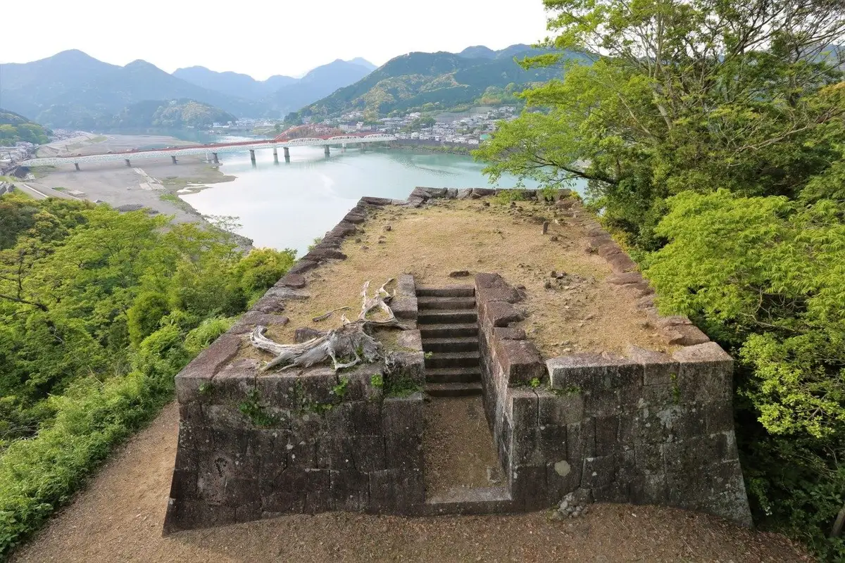 Shingu (Tan Tsuru) Castle Ruins