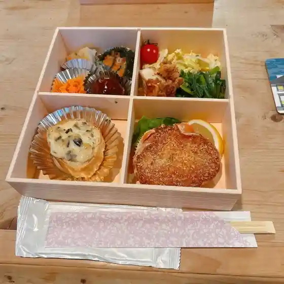 カフェ・ミルトン