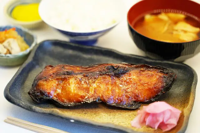 Kanbutsu To Nihonshu No yoshi- Sakana -tei