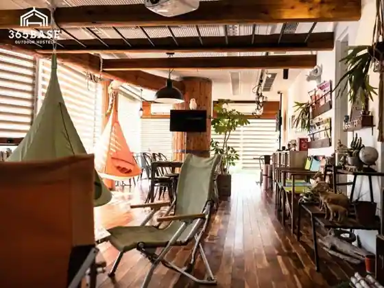 365 Base Outdoor Hostel
