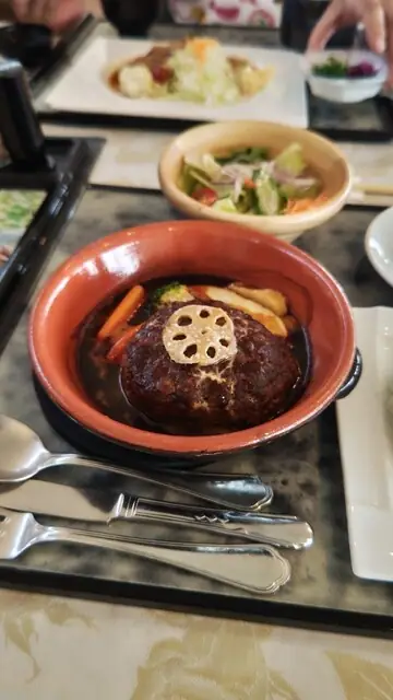Dainetsu Kaikoku Kiwa Gorufukurabu Restaurant