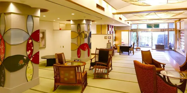 Kimono De Irodora Reta Zenkan Tatamijiki Kino Yado Rakuzan Yasuda