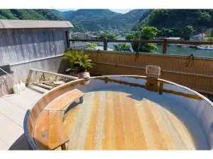 Umi Wo Nagame Ru Rotenburo Izu Matsuzaki Onsen Toyosaki Hotel